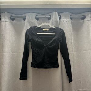 Chic Black V-Neck Long Sleeve Top